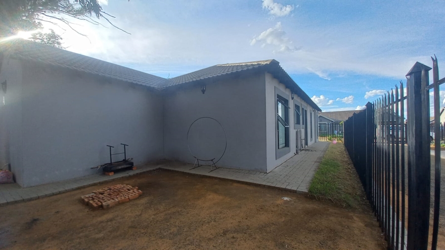 3 Bedroom Property for Sale in Bloemspruit Free State